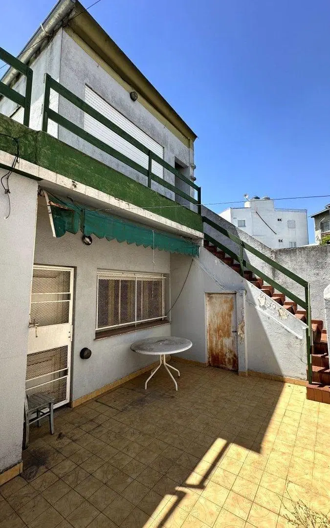 VENTA PH 4 AMBIENTES 2 PATIOS TERRAZA CASEROS 1