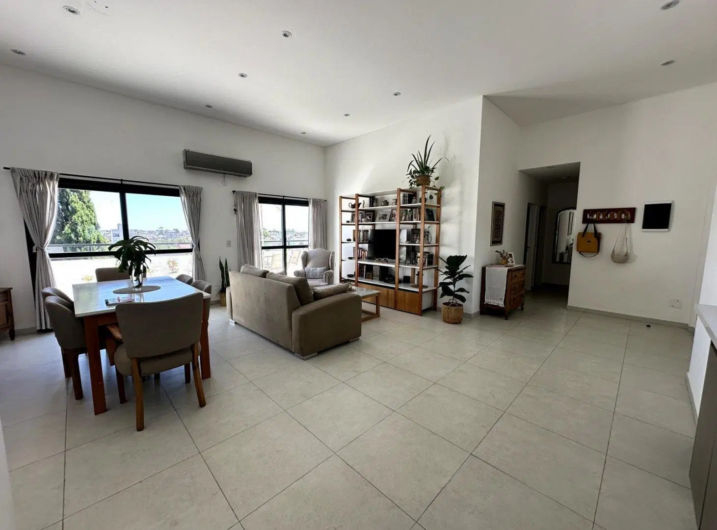 VENTA DEPTO 4 AMBIENTES CON TERRAZA Y PISCINA PROPIA 2 COCHERAS VILLA BOSCH 4