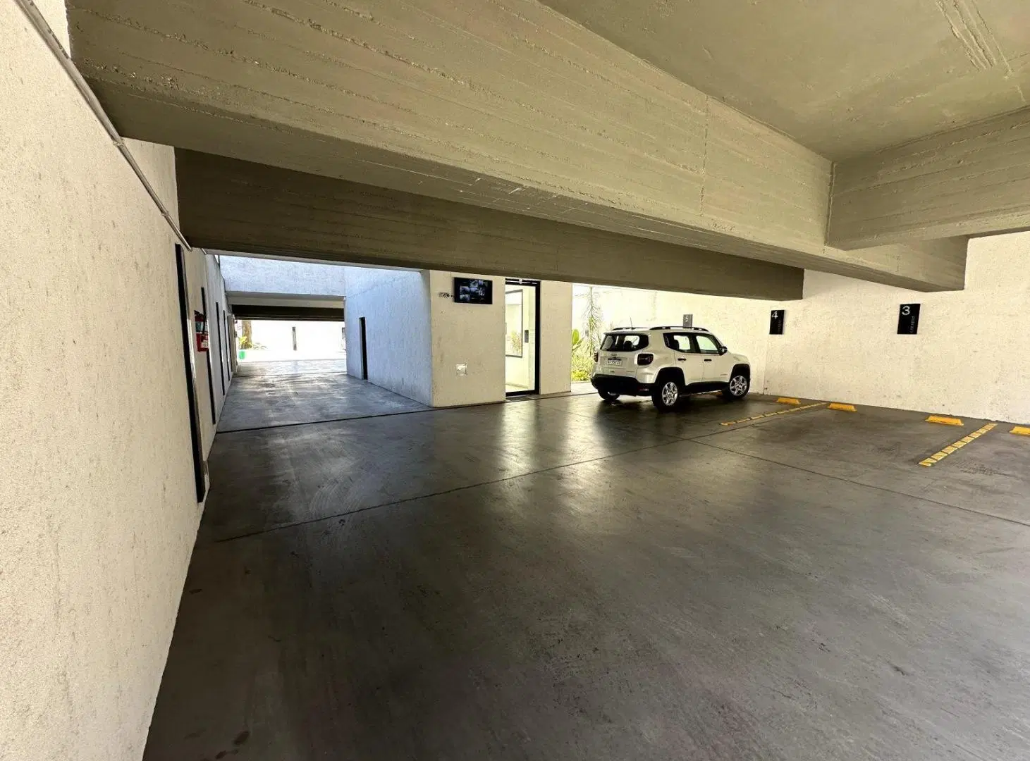 VENTA DEPTO 4 AMBIENTES CON TERRAZA Y PISCINA PROPIA 2 COCHERAS VILLA BOSCH 5