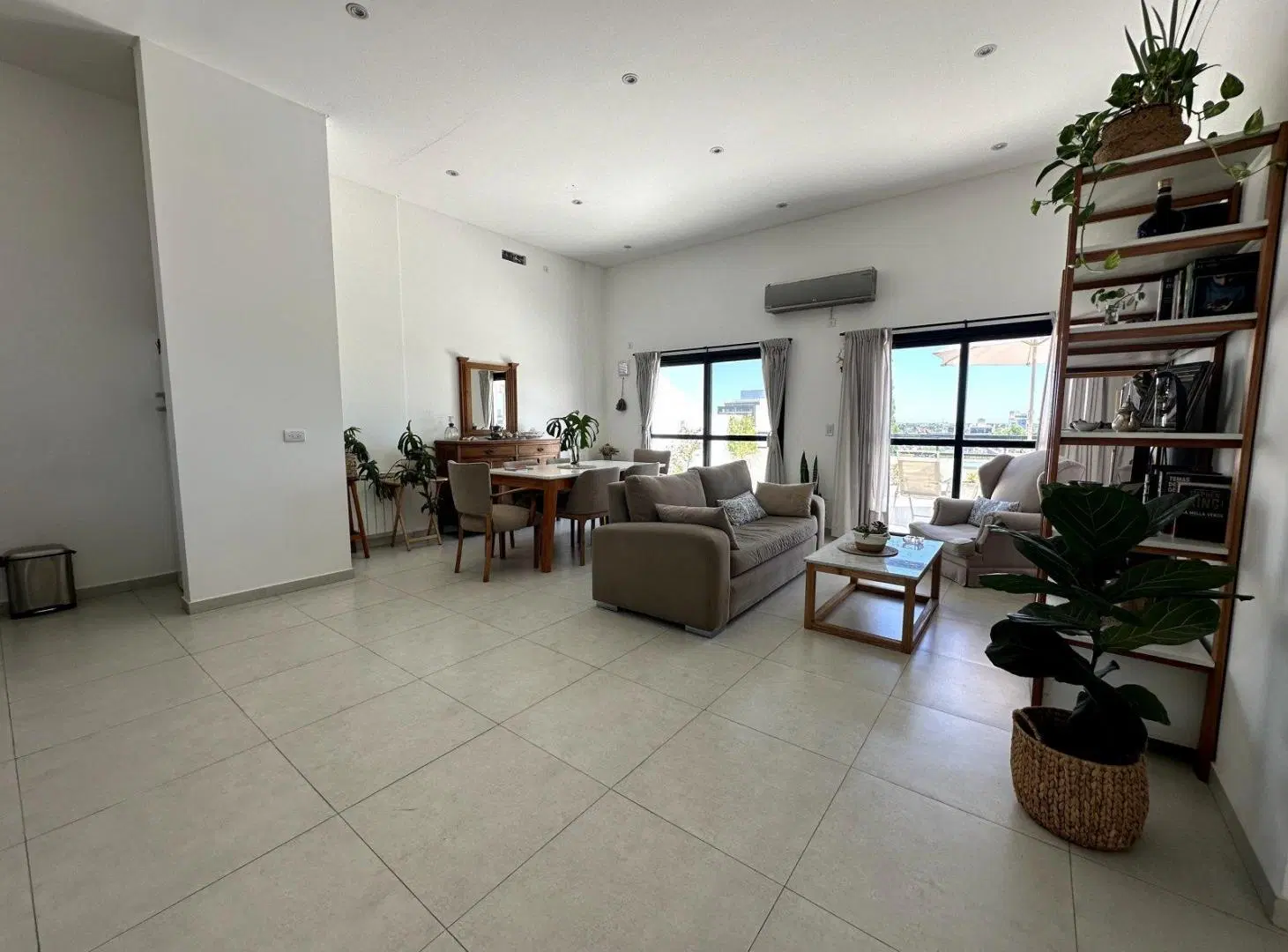 VENTA DEPTO 4 AMBIENTES CON TERRAZA Y PISCINA PROPIA 2 COCHERAS VILLA BOSCH 3