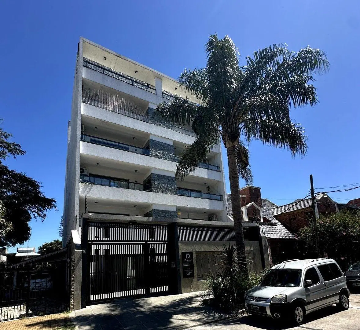 VENTA DEPTO 4 AMBIENTES CON TERRAZA Y PISCINA PROPIA 2 COCHERAS VILLA BOSCH 2