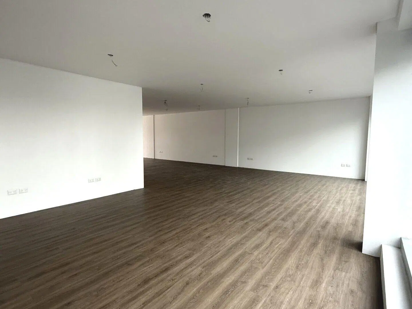 VENTA OFICINA A ESTRENAR MICROCENTRO 5