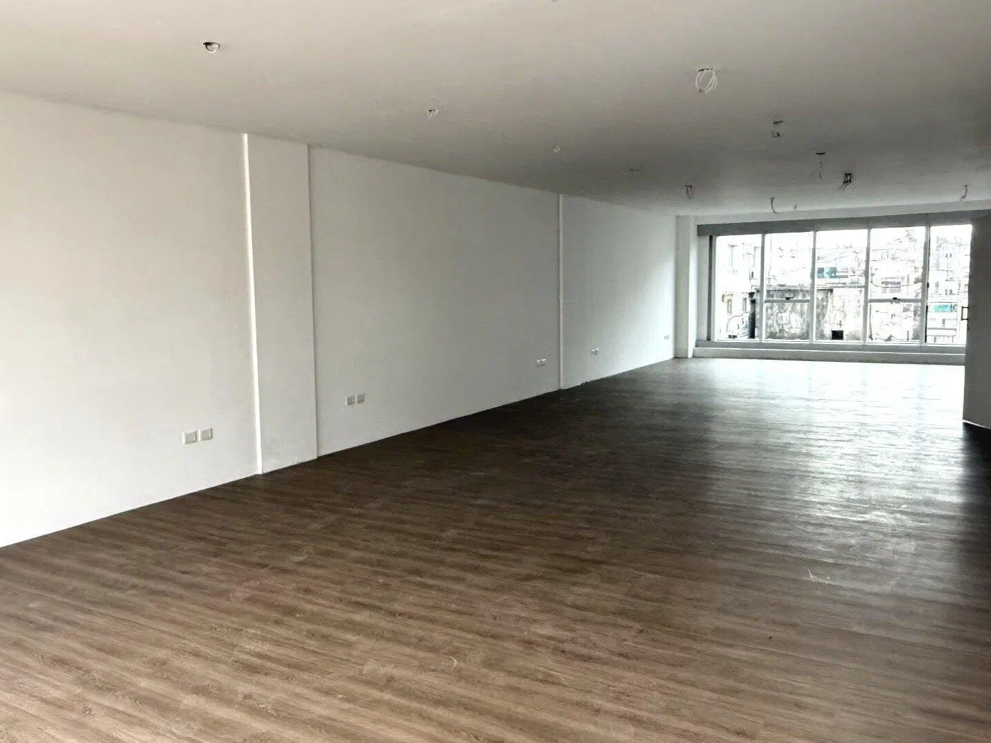 VENTA OFICINA A ESTRENAR MICROCENTRO 1