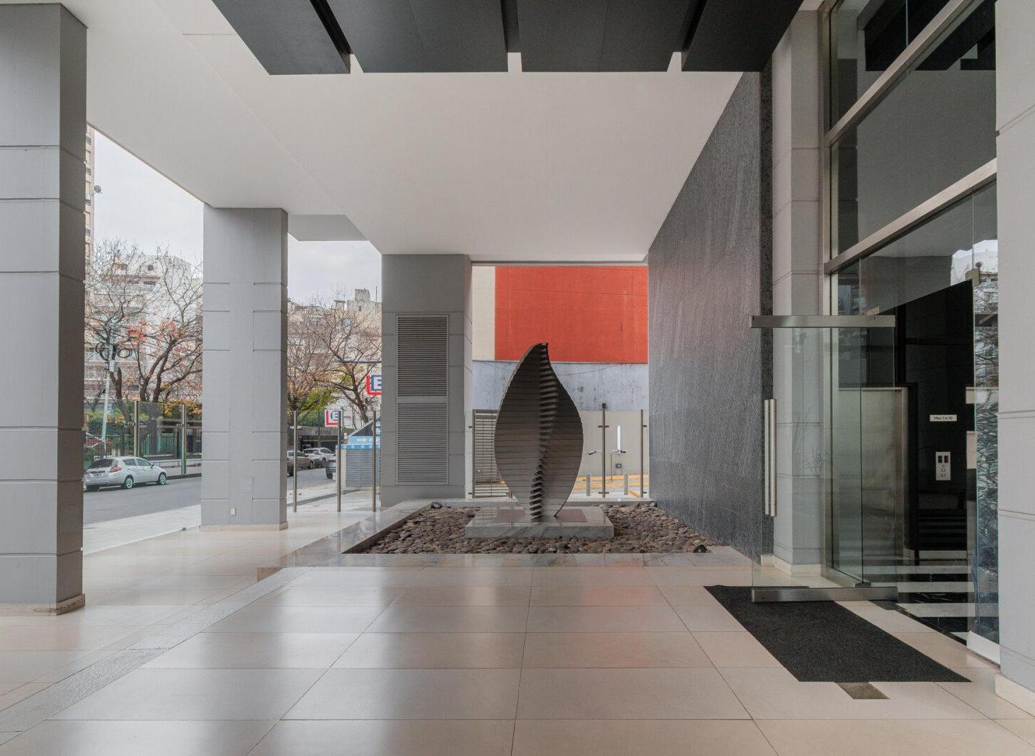 Foto de VENTA DEPTO 2 AMBIENTES COCHERA BAULERA TORRE ASTOR PALERMO, imagen 2