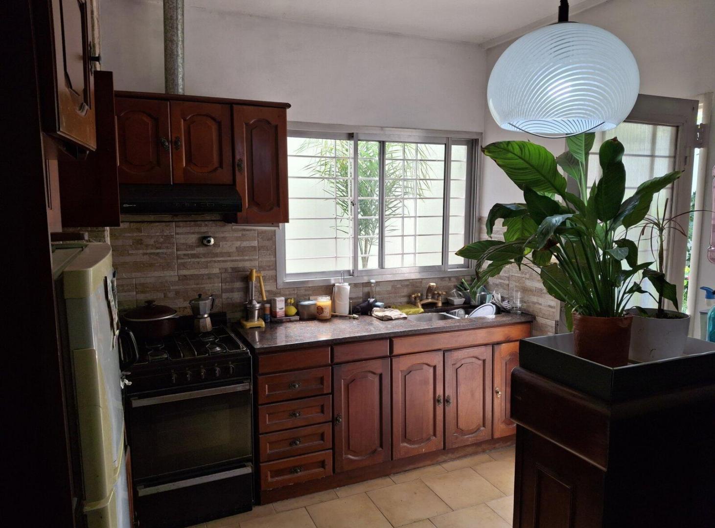 Foto de VENTA OPORTUNIDAD CASA 4 AMBIENTES COCHERA QUILMES, imagen 4