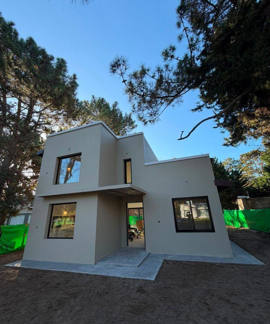 Foto de Casa De Categoría En Venta De 3 Ambientes Con Entrepiso. Dueño Directo, imagen 2