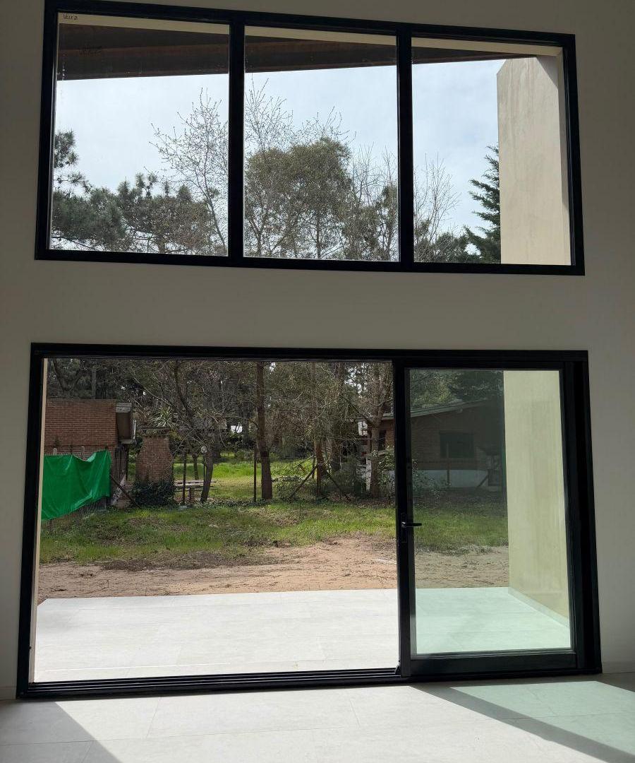 Foto de Casa De Categoría En Venta De 3 Ambientes Con Entrepiso. Dueño Directo, imagen 1