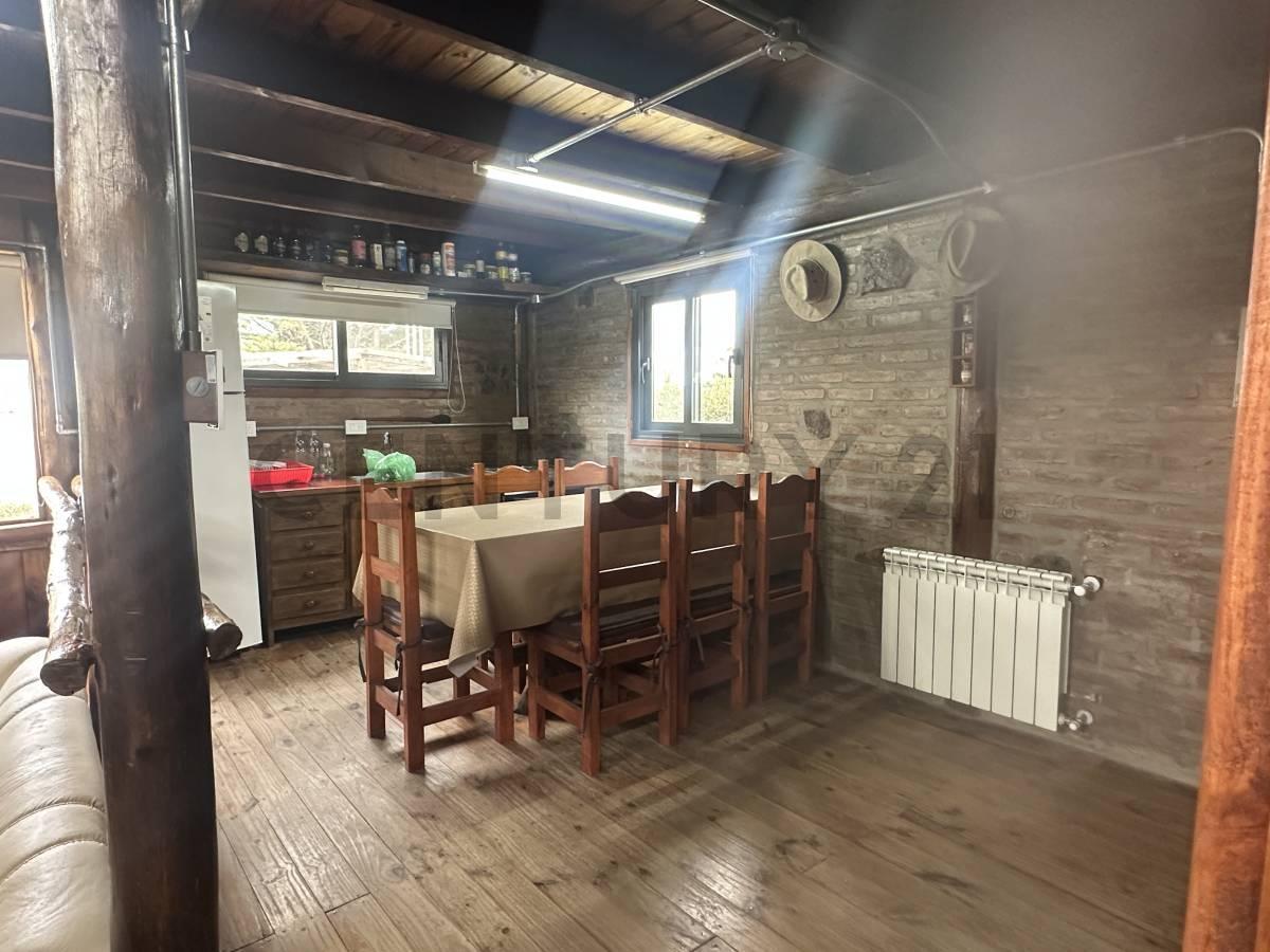 Foto de OPORTUNIDAD Casa de 287 m2 C/ Pintoresco Jardin en Los Reartes, imagen 4