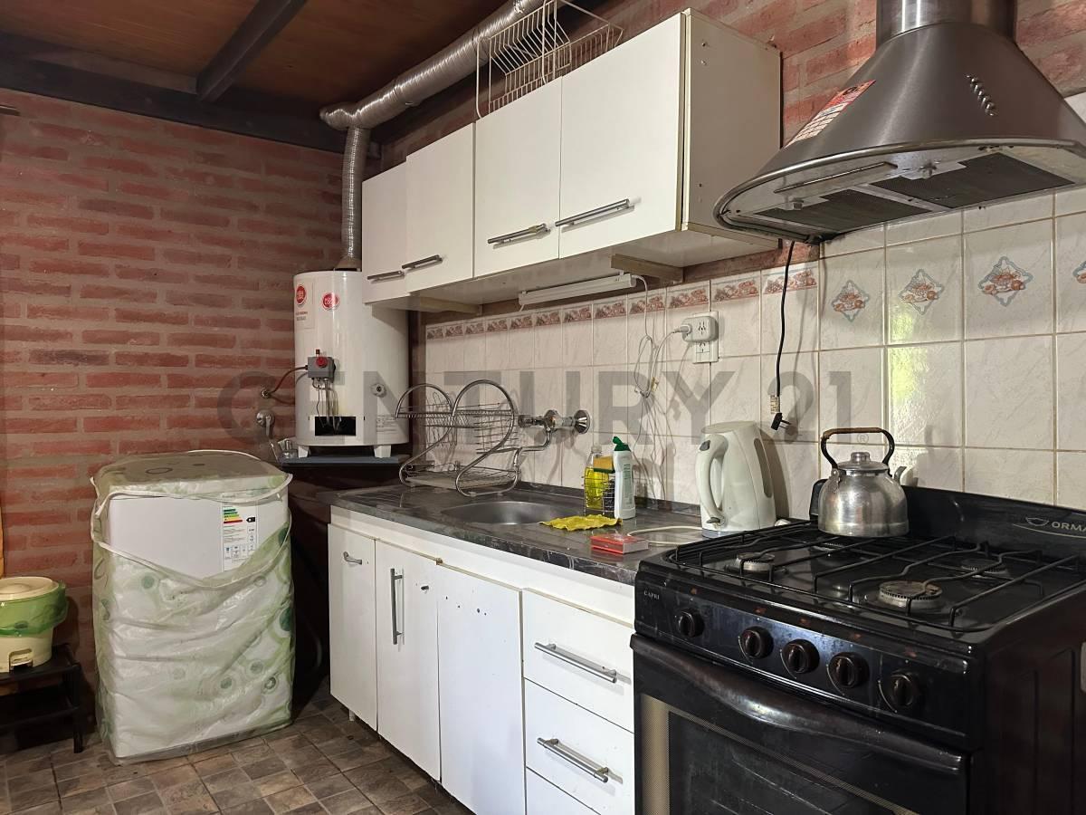 Foto de Alquiler Casa de 3 dorm C/ cochera en La Rancherita, imagen 3