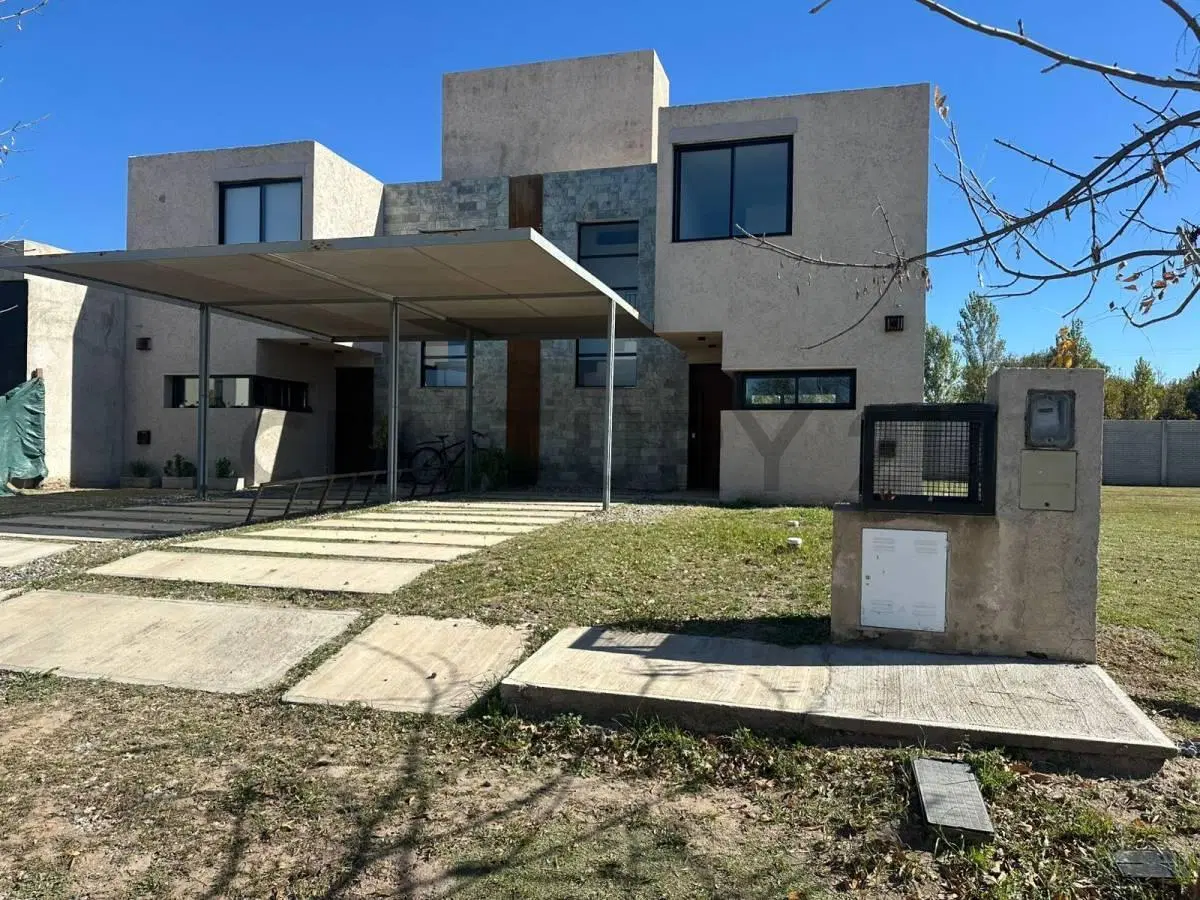 DUPLEX  PREMIUM 3 DORMITORIOS EN DISTRITO SUR 2