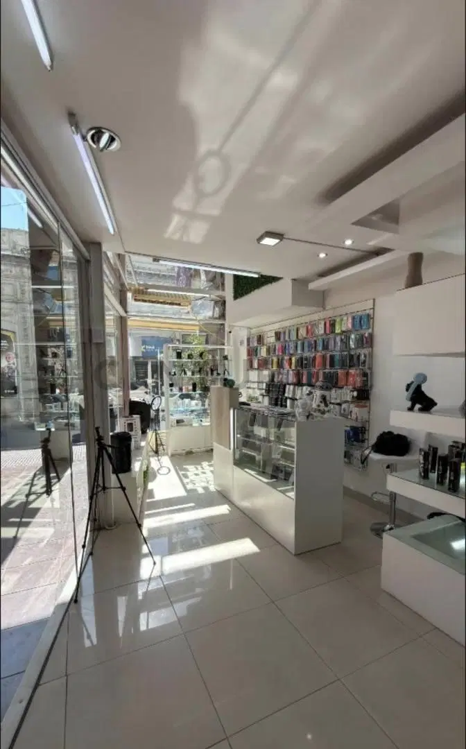 LOCAL comercial Gran vidriera ubicacion estrategica centro Cordoba Capital con renta 5