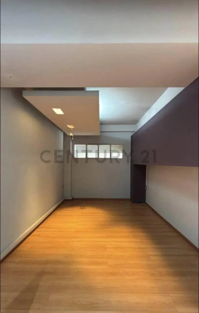 LOCAL comercial Gran vidriera ubicacion estrategica centro Cordoba Capital con renta 5