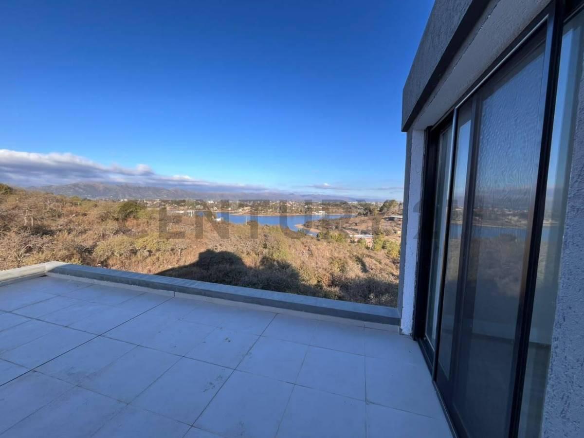 Foto de A ESTRENAR Casa 2 Plantas 180 m2 UNICA VISTA AL LAGO, imagen 1