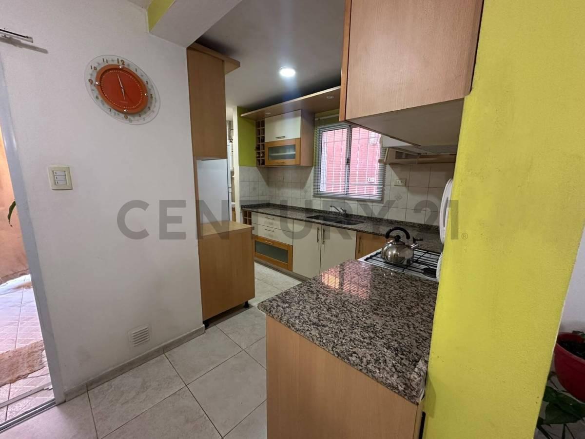 Foto de Excelente Oportunidad de Inversión en B° Zumarán: Casa + 2, imagen 1