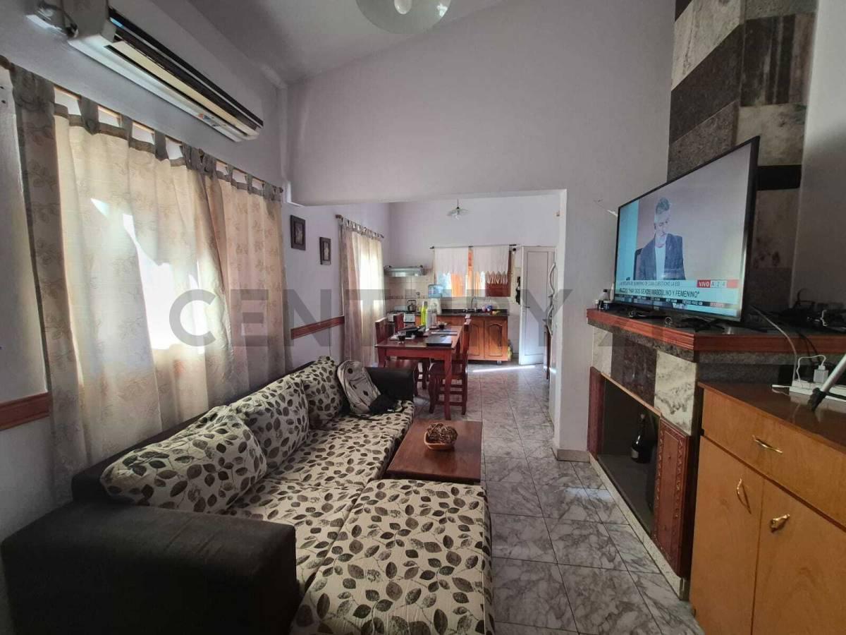 Foto de CASA + CABAÑA CON BAJADA AL RIO Y GRAN TERRENO- MOLINARI -, imagen 2