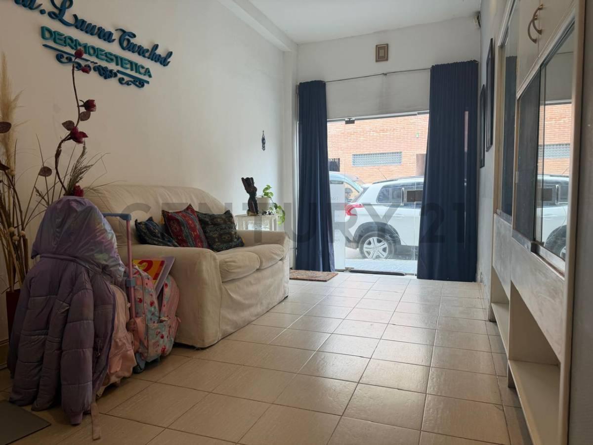 Foto de Imponente Propiedad en el Centro de Rio Cuarto 300 m² Cubiertos Espacio, imagen 3