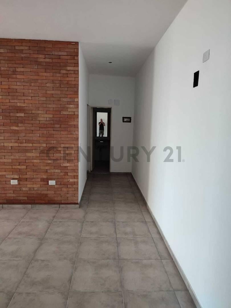 Foto de VENTA LOCAL COMERCIAL 140 METROS BARRIO LICEO PROCREAR, imagen 5
