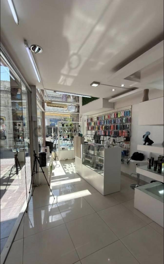 Foto de LOCAL comercial Gran vidriera ubicacion estrategica centro Cordoba, imagen 3