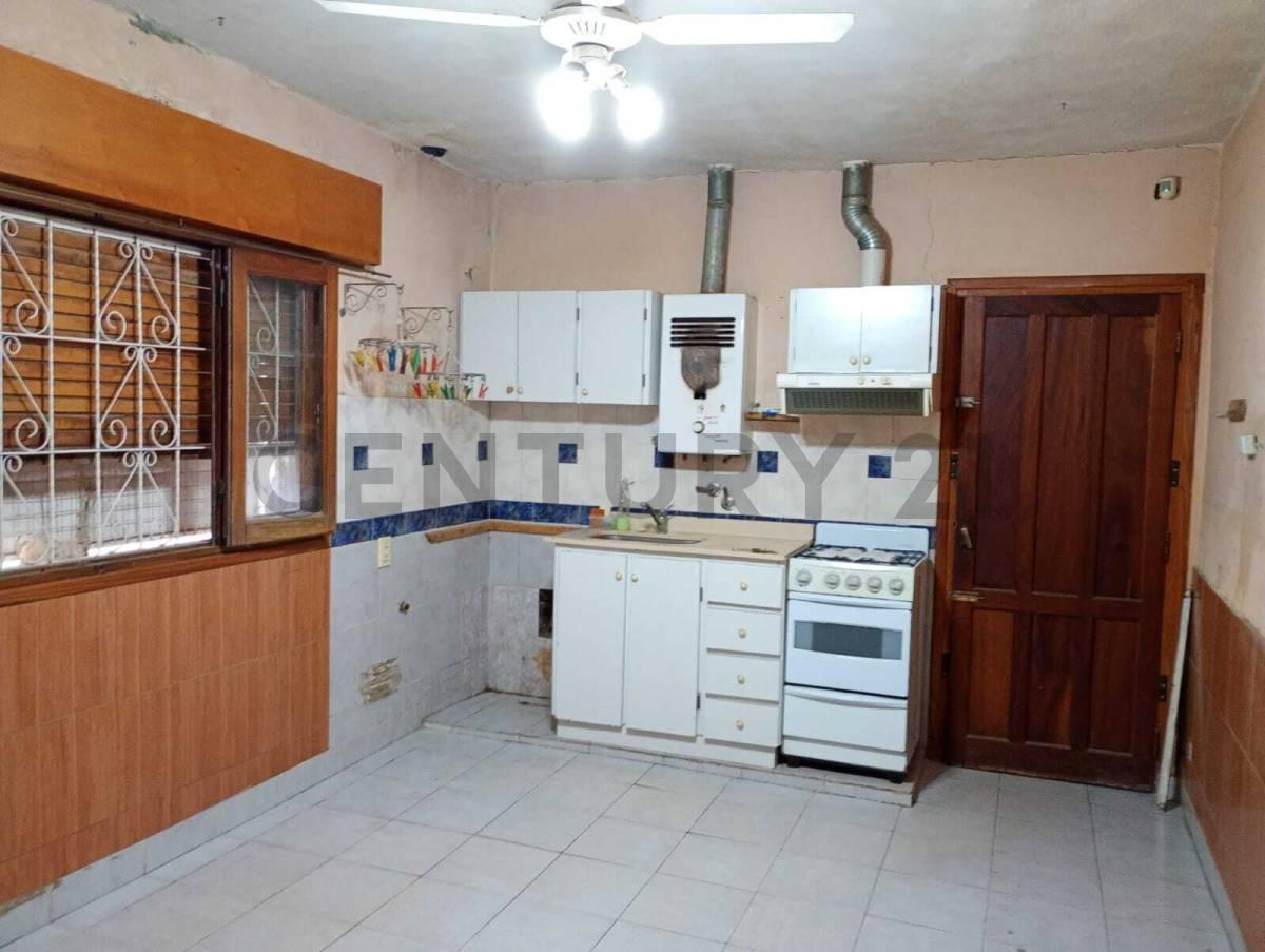 Foto de OPORTUNIDAD Casa de 107 m2 cubiertos a RECICLAR en Rio Cuarto, imagen 3