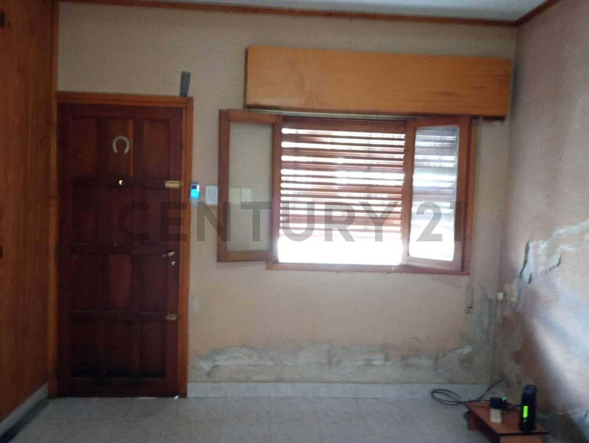 Foto de OPORTUNIDAD Casa de 107 m2 cubiertos a RECICLAR en Rio Cuarto, imagen 5