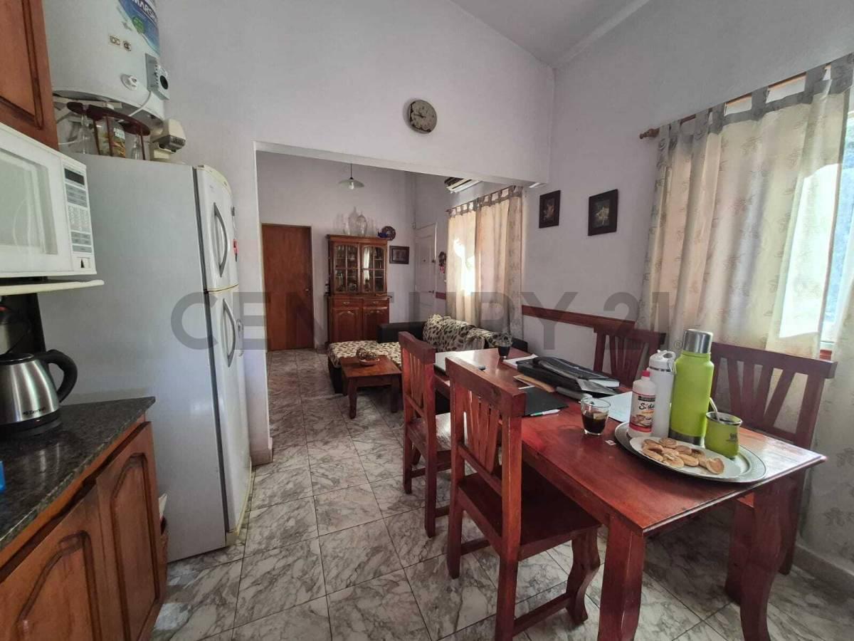 Foto de CASA + CABAÑA CON BAJADA AL RIO Y GRAN TERRENO- MOLINARI -, imagen 4
