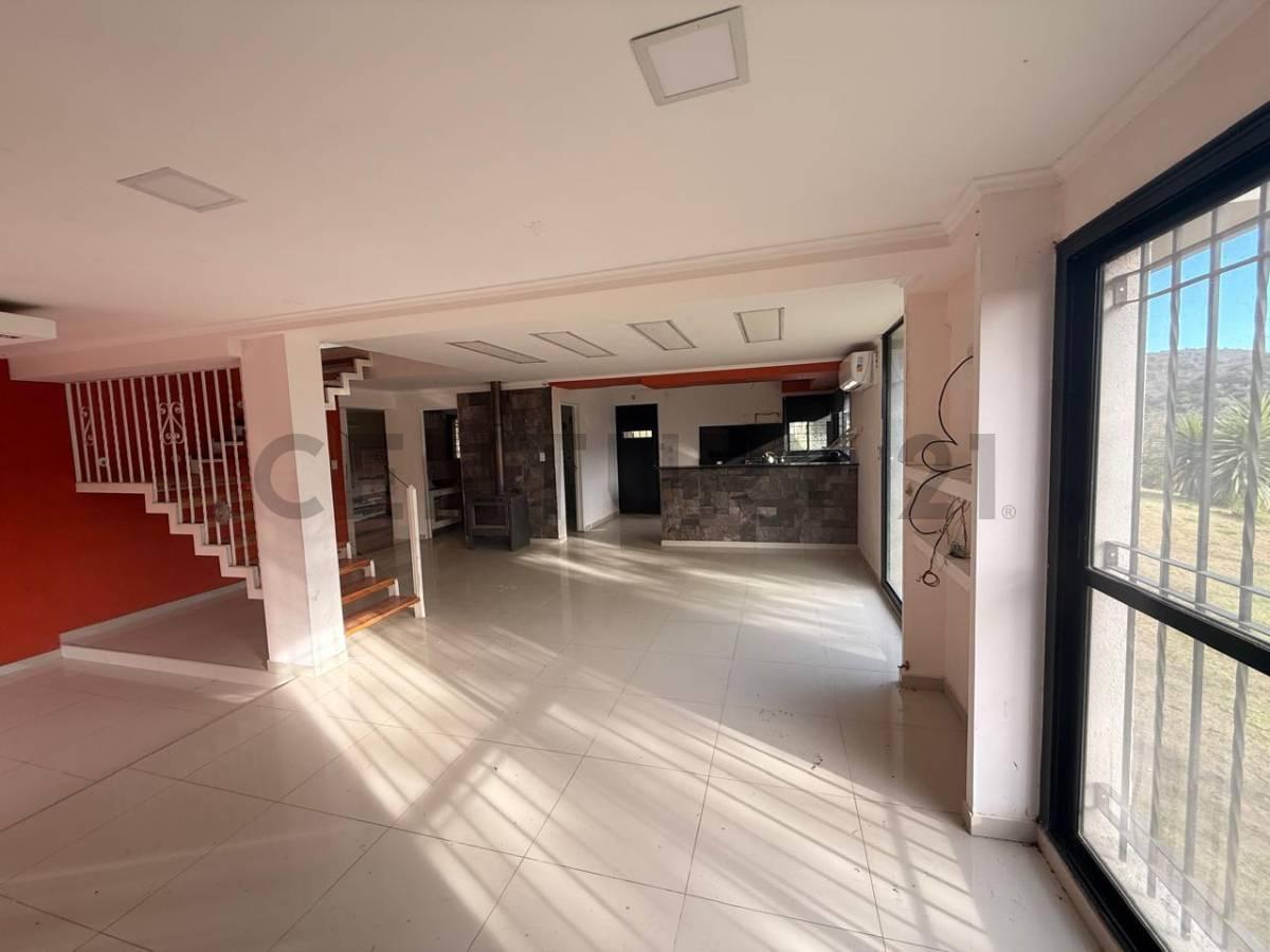 Foto de Casa en venta en Río Ceballos | Parque, pileta y a metros del río., imagen 4