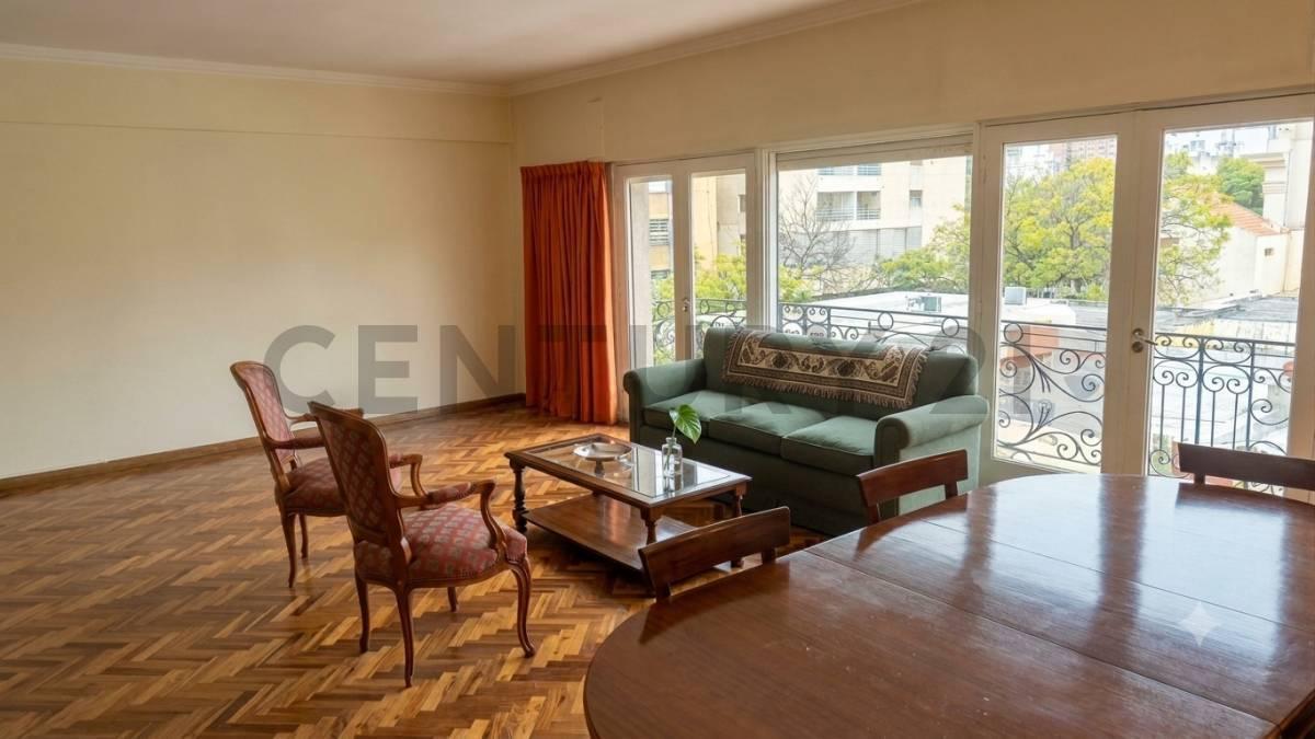 Foto de Amplio y luminoso departamento. Estratégicamente ubicado. 4 dormitorios., imagen 3
