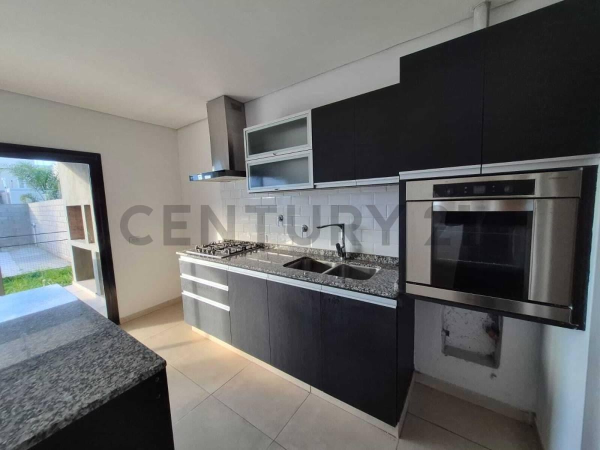 Foto de OPORTUNIDAD GRAN CASA 4 dormitorios c/ pileta, 196m2 construidos, 360m2, imagen 4