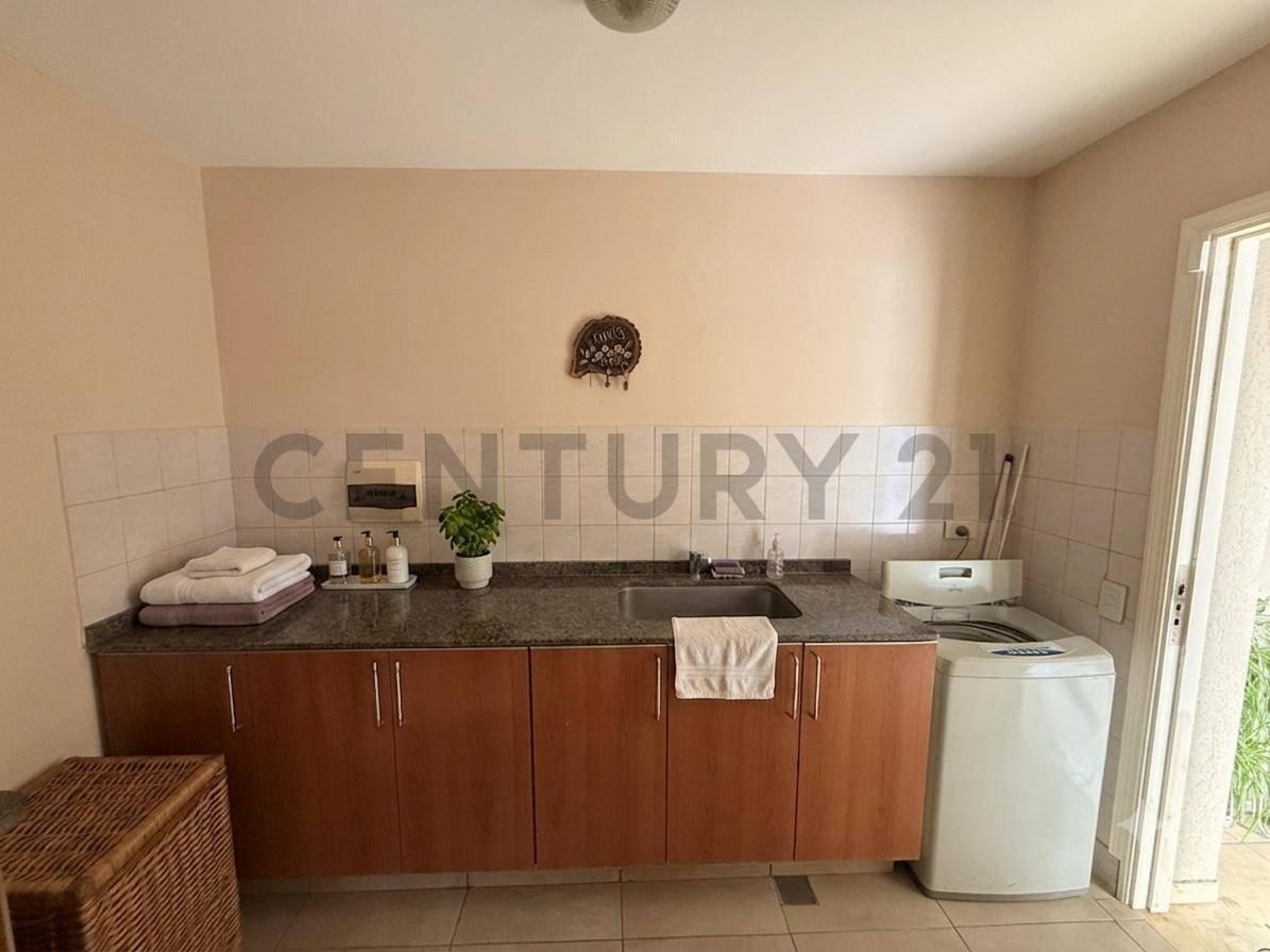 Foto de Con USD 240.000 esta exclusiva casa en venta en Río Ceballos, con, imagen 3