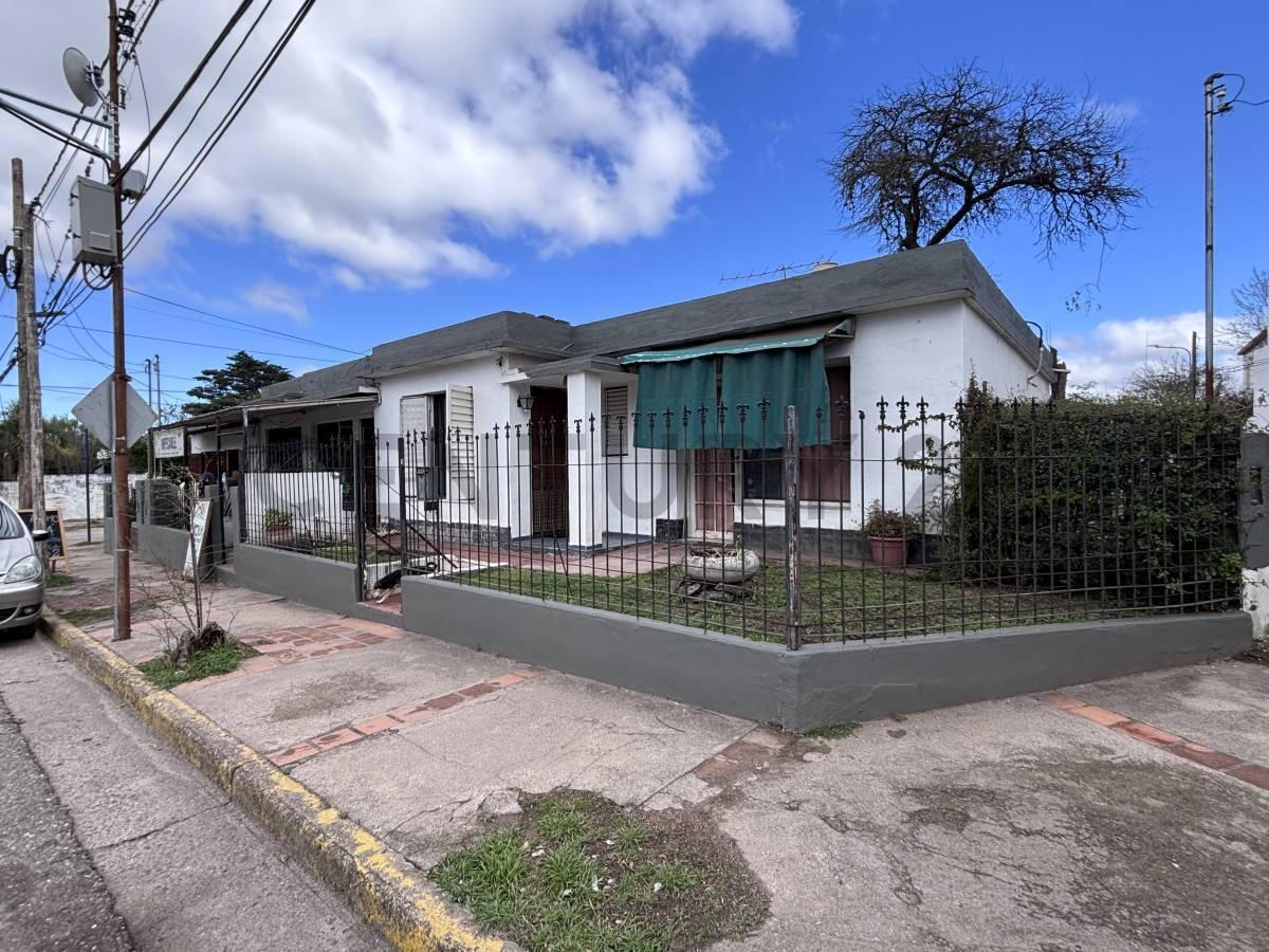 Foto de CASA + 2 DEPARTAMENTOS + LOCAL | EXCELENTE UBICACIÓN | IDEAL INVERSIÓN, imagen 2