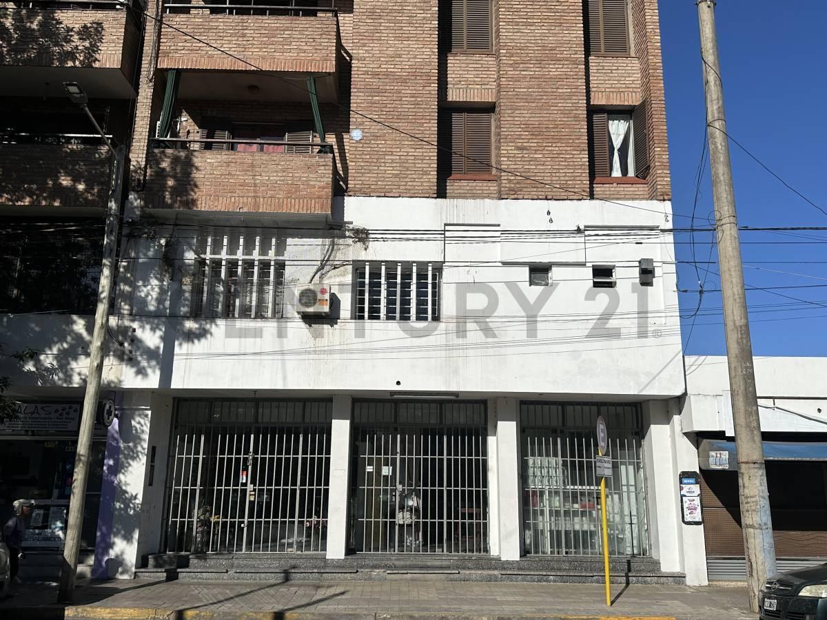 Foto de Gran LOCAL de 609 m2 frente Plaza Rafael Nuñez, imagen 1