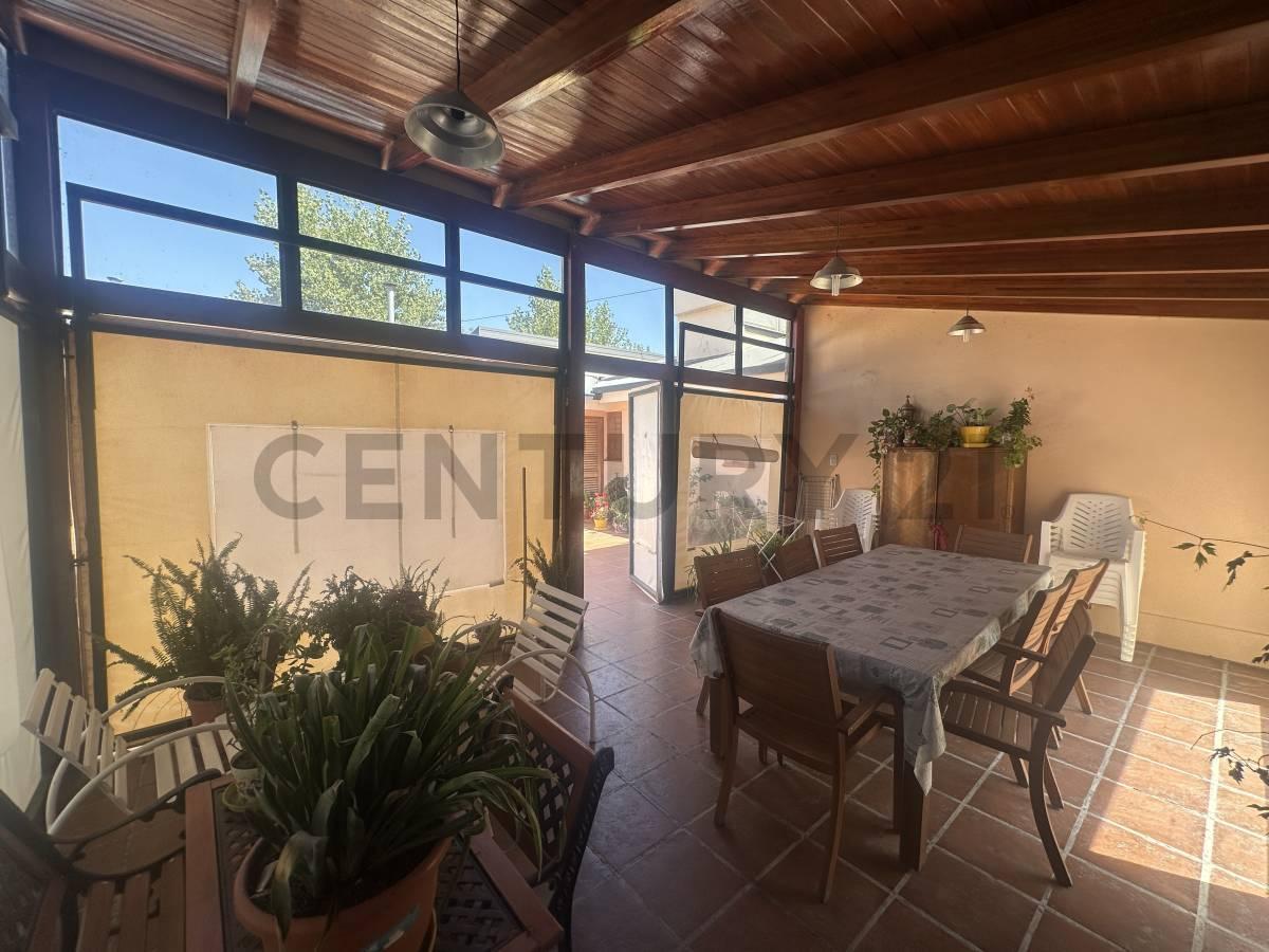 Foto de Casa de CATEGORIA 3 Dor. C/Pileta y Quincho en Salsipuedes, imagen 2