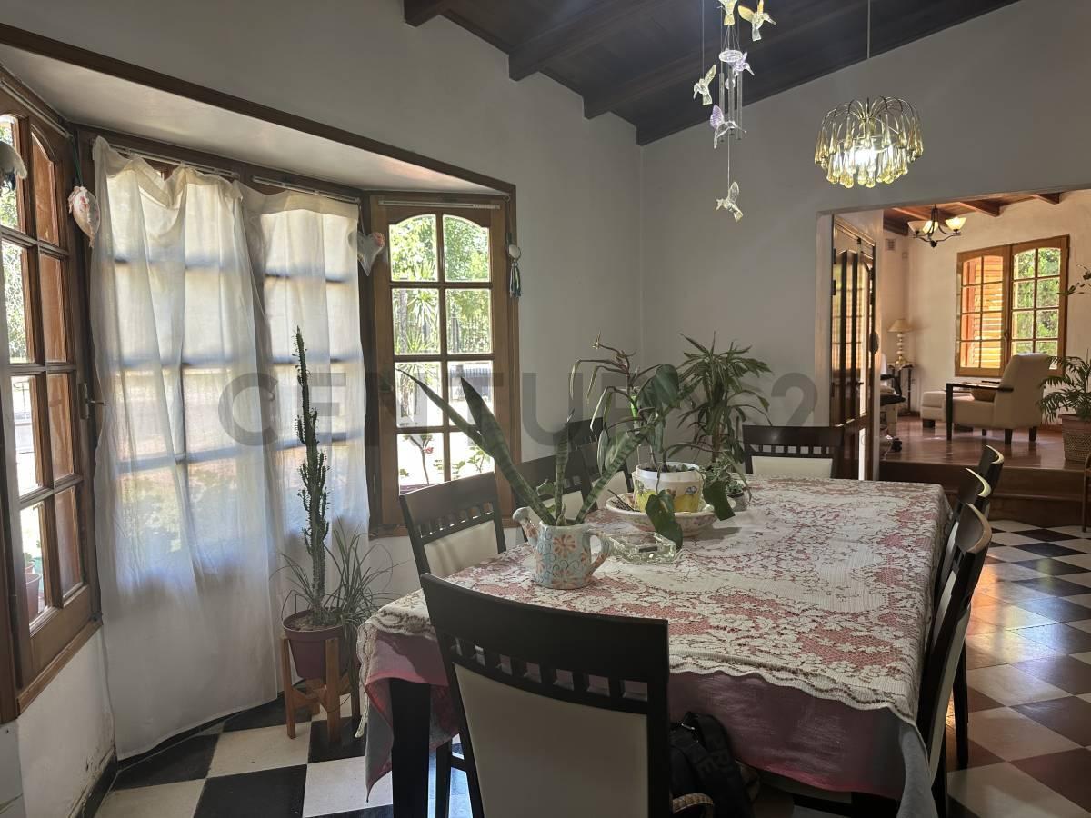 Foto de Casa de CATEGORIA 3 Dor. C/Pileta y Quincho en Salsipuedes, imagen 4