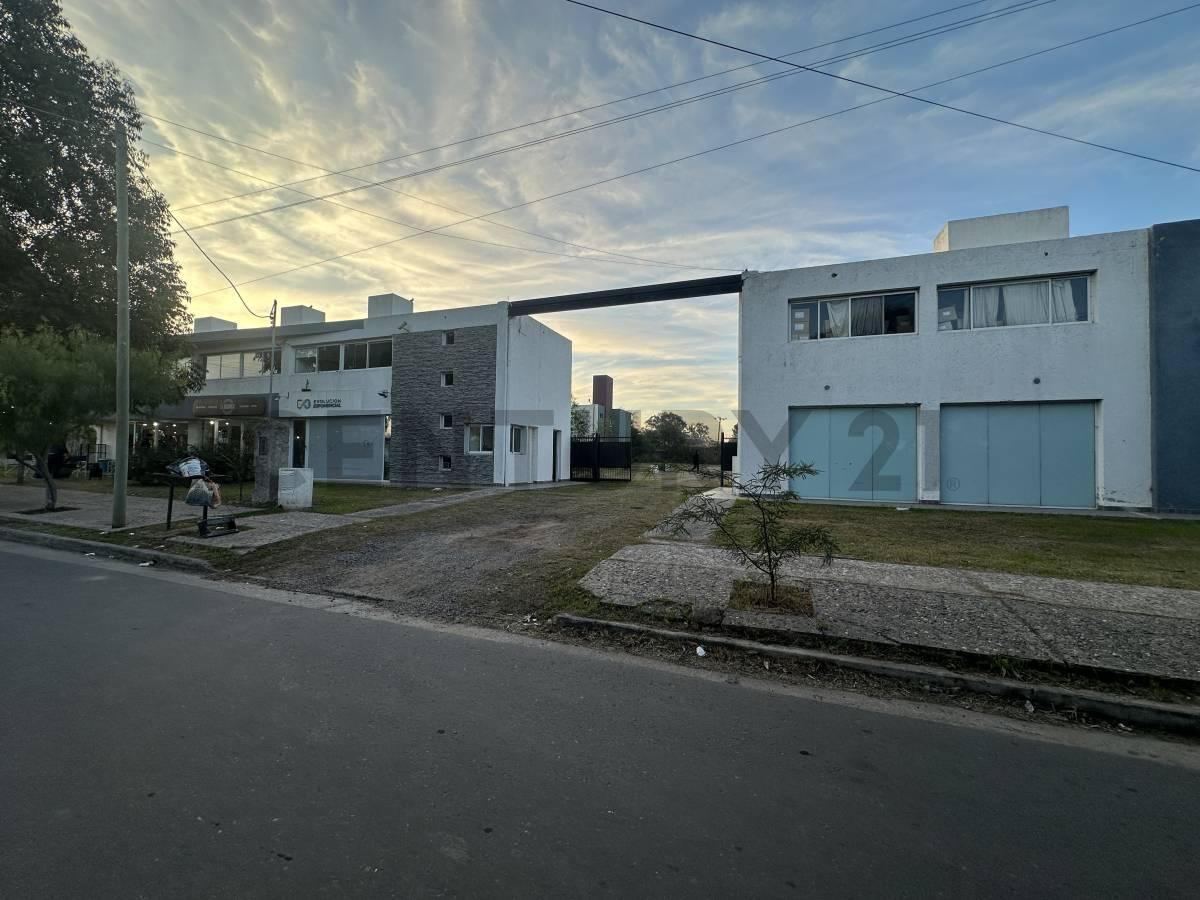 Foto de OPORTUNIDAD Desarrollo Inmobiliario c/ Locales comerciales y viviendas, imagen 1