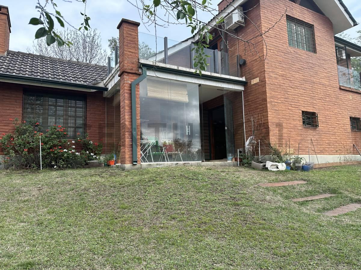 Foto de INCREIBLE Casa Con Pileta y GRAN terreno en VILLA DEL DIQUE, imagen 2