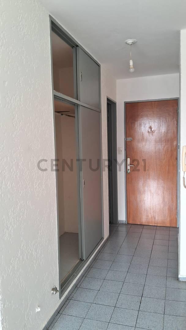 Foto de MONOAMBIENTE FRENTE A PLAZA COLON, imagen 3