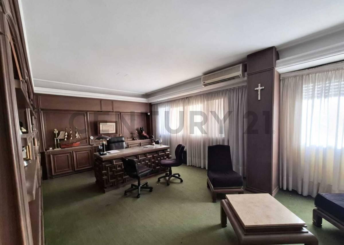 Foto de GRAN OFICINA EXCELENTE UBICACIÓN - RECEPCIÓN Y 5 PRIVADOS -, imagen 3