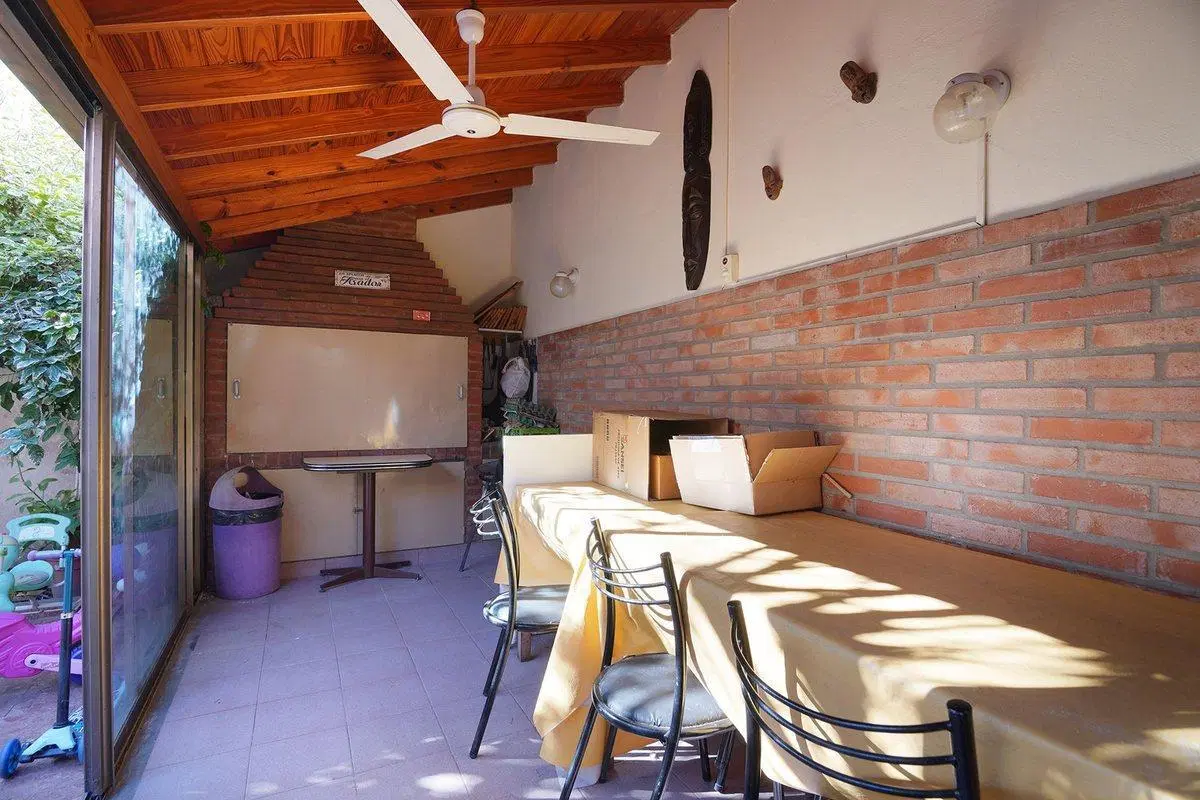 VENTA CASA 5 AMB COGHLAN COCHERA PATIO Y QUINCHO 5