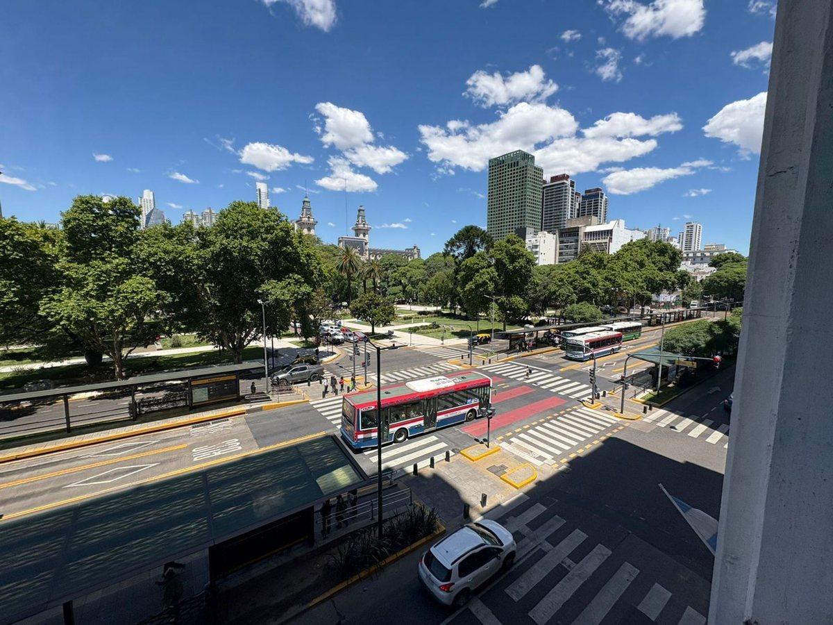 ALQUILEROFICINAS 200m2 REFACCIONADAS + 2 COCHERAS
