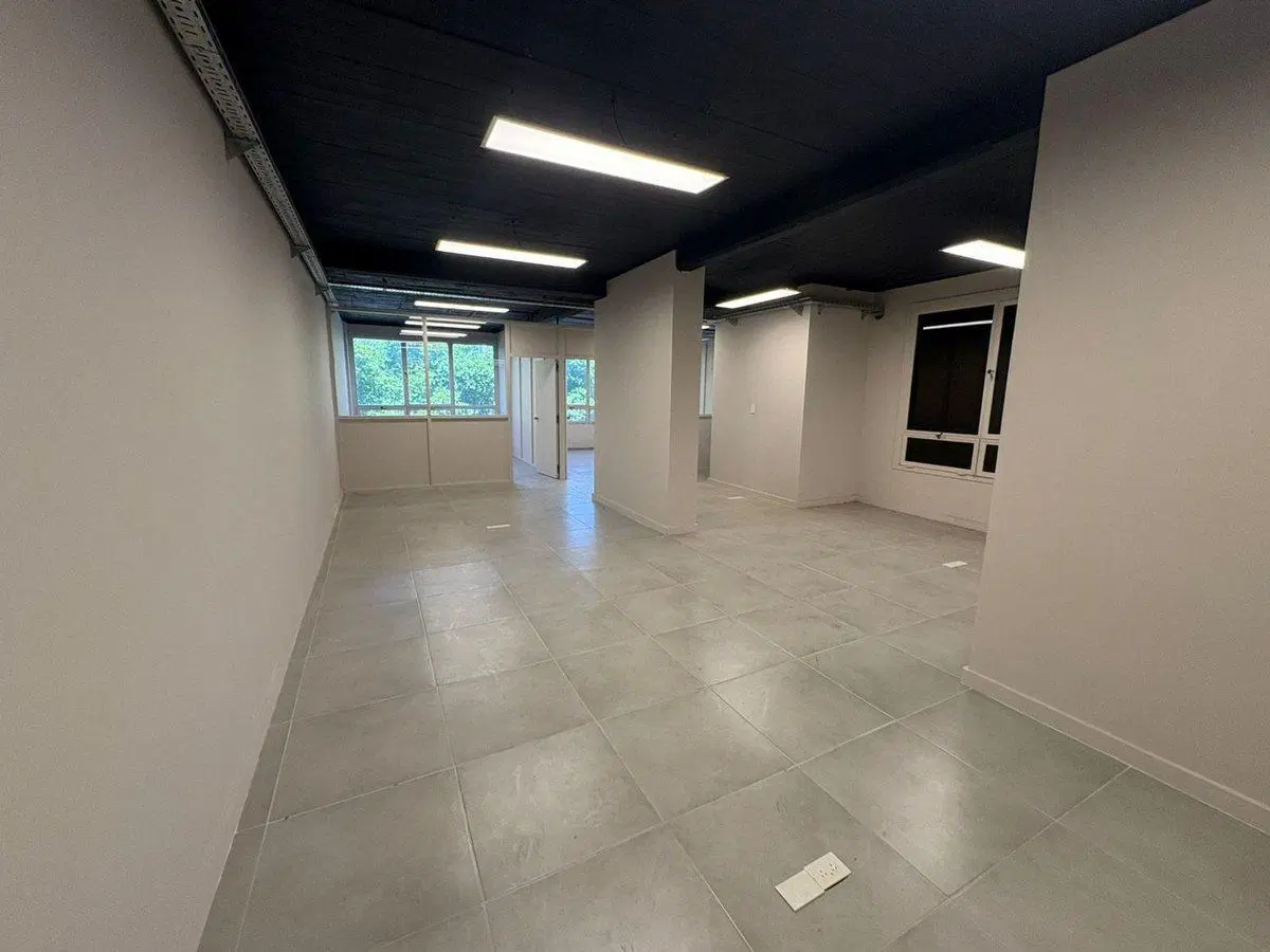 ALQUILEROFICINAS 200m2 REFACCIONADAS + 2 COCHERAS 3