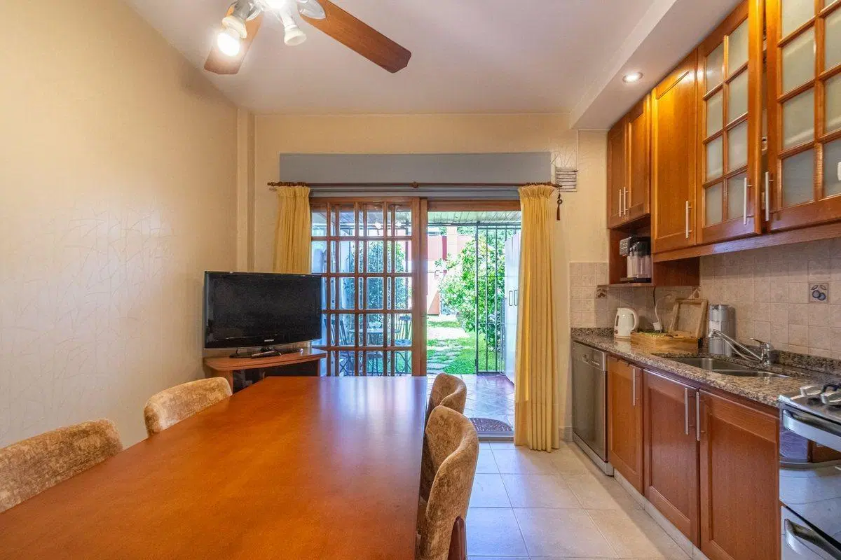 Venta casa triplex 5amb 2cocheras - Villa Urquiza 4