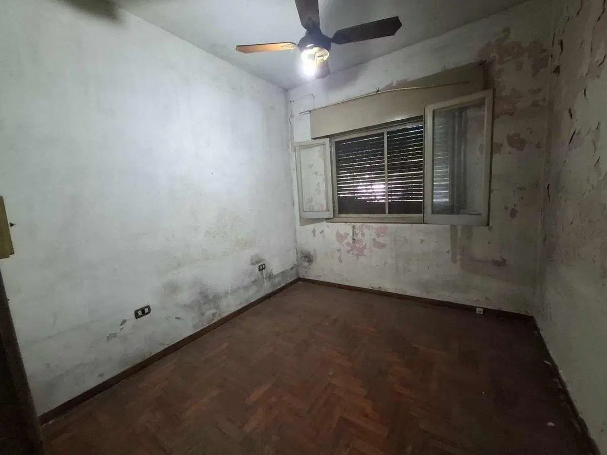 VENTA CASA CON LOCAL EN AVELLANEDA 8