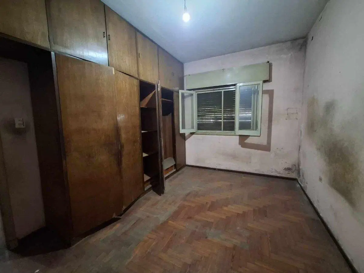 VENTA CASA CON LOCAL EN AVELLANEDA 4