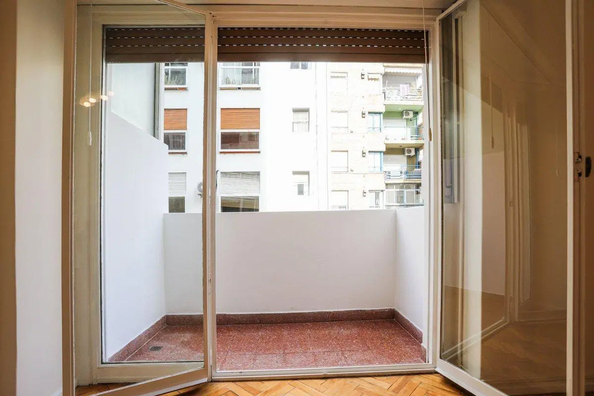 VENTA DEPARTAMENTO 2 AMBIENTES RECOLETA 2 BALCONES 5