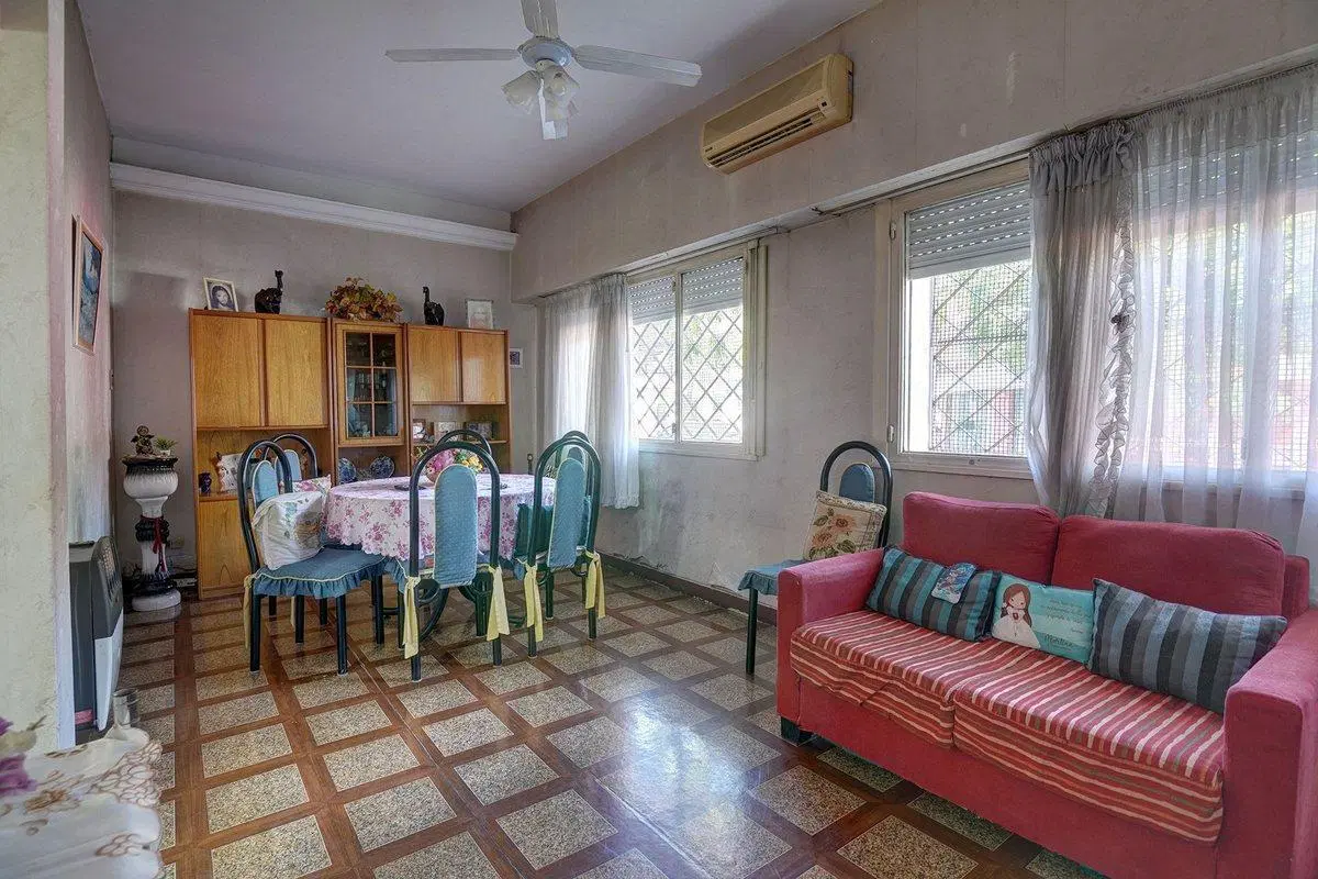 VENTA PH/CASA 4 AMB SIN EXPENSAS  P.CHACABUCO 2
