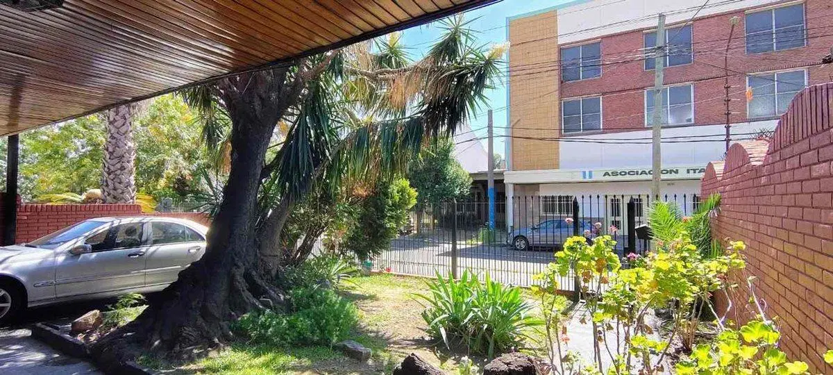 CASA 3 AMB COCH. PARRILLA Y PILETA SAN JUSTO 5