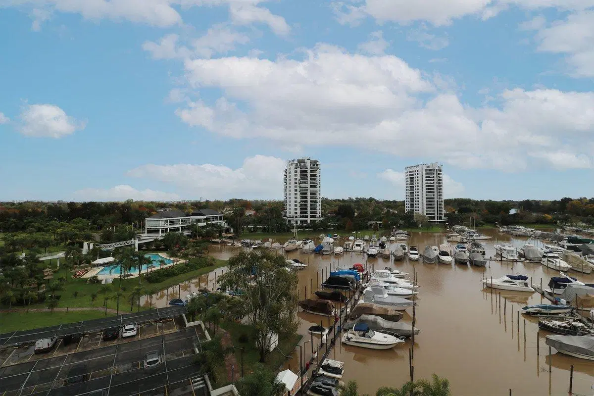 Departamento 3 ambientes en venta en Marinas Golf 2