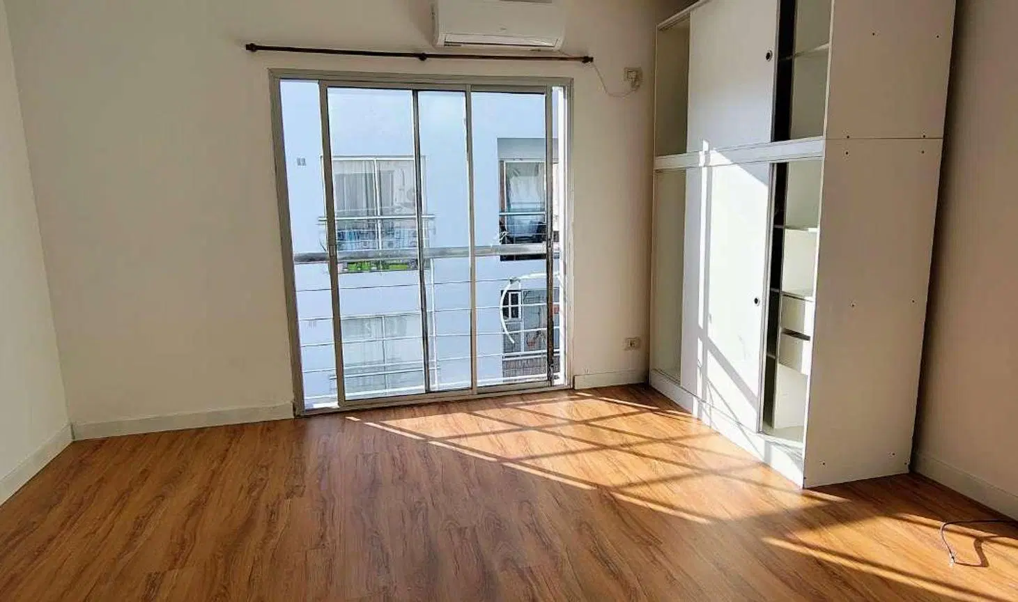 VENTA MONOAMBIENTE BALVANERA/ALMAGRO LUMINOSO 4