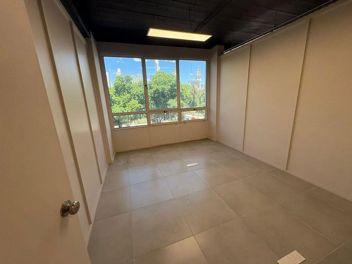 VENTA OFICINAS 200m2 REFACCIONADAS + 2 COCHERAS 3