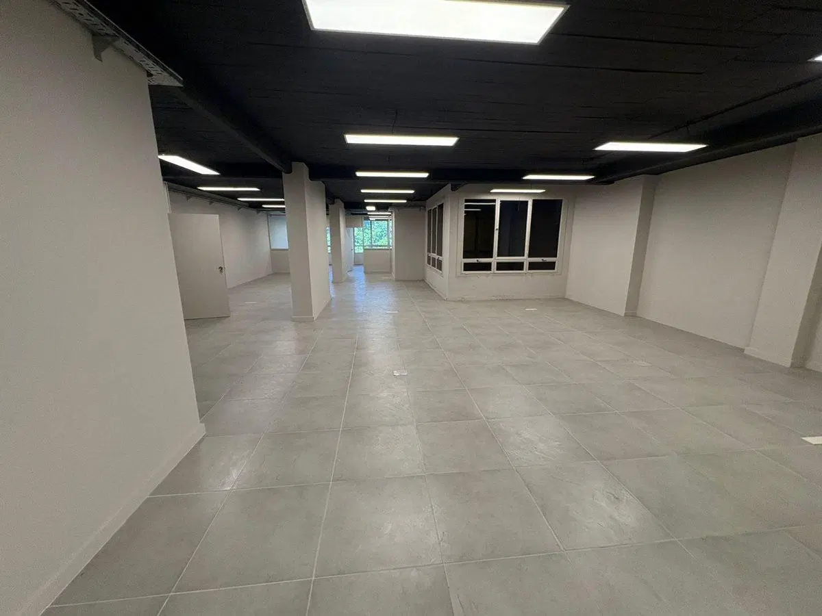 ALQUILEROFICINAS 200m2 REFACCIONADAS + 2 COCHERAS 4